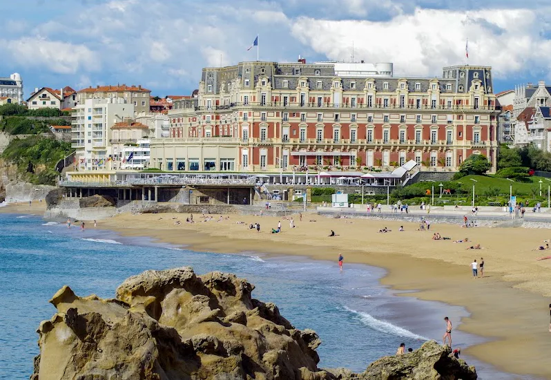 Biarritz Through the Ages: An Imperial Coast Historical Walk