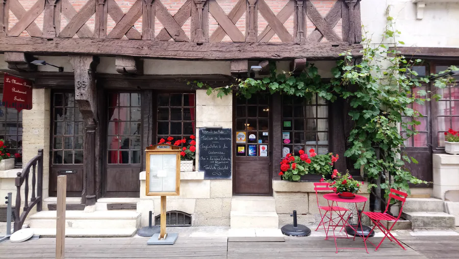 Chinon: A Royal & Medieval Walking Tour